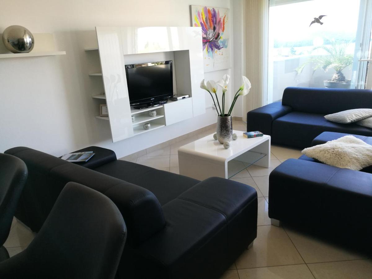 Villa Meli - Apartments Mit Meerblick Medulin Buitenkant foto