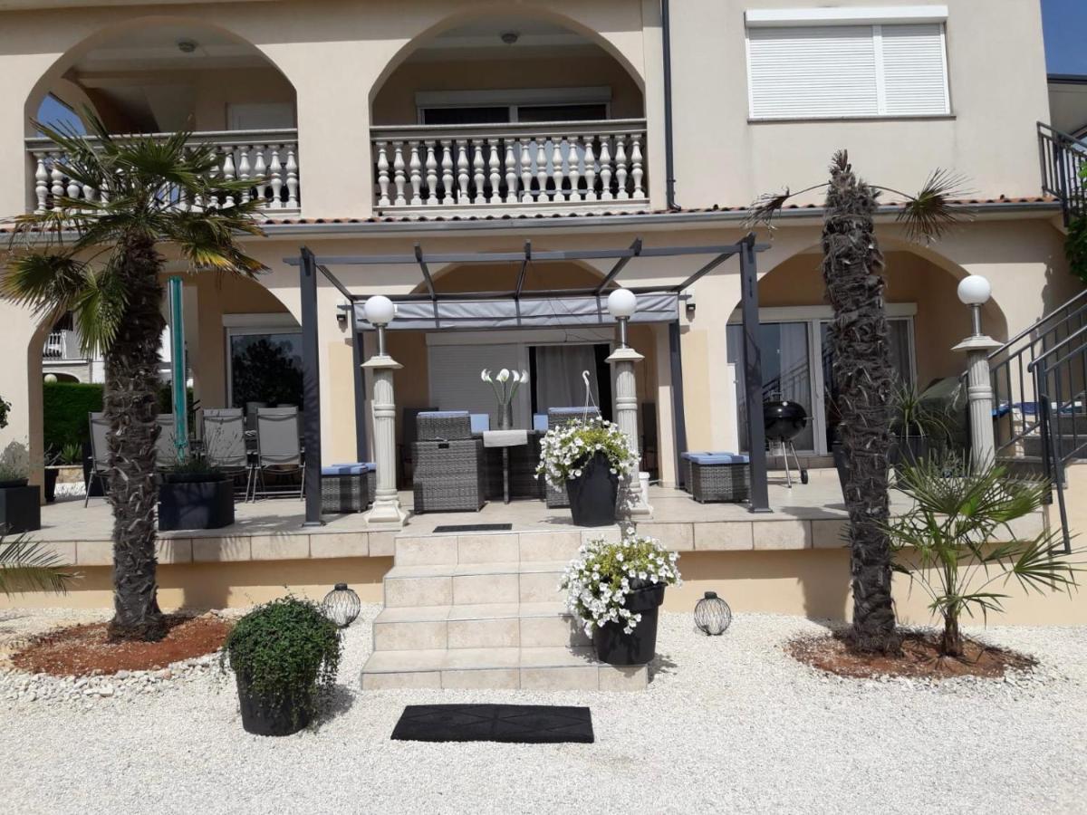 Villa Meli - Apartments Mit Meerblick Medulin Buitenkant foto