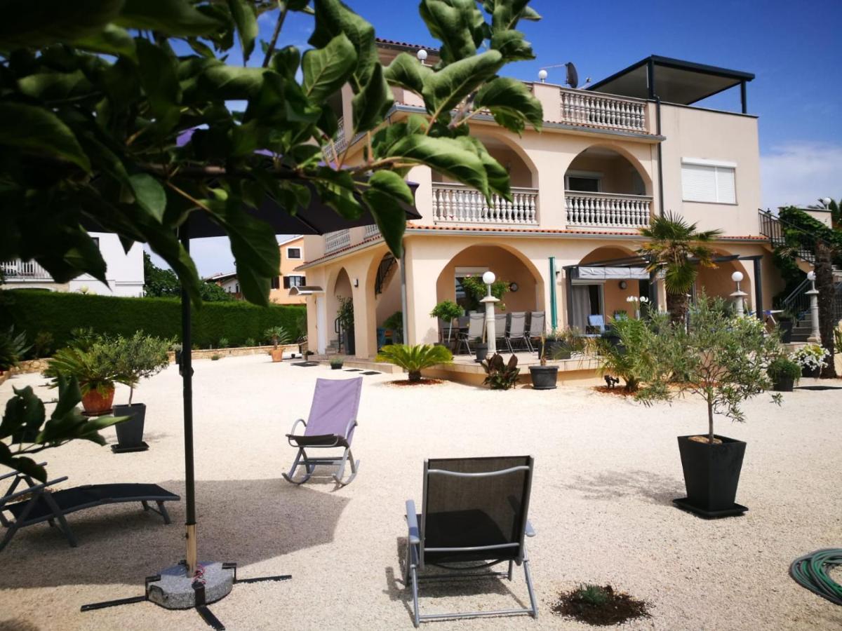 Villa Meli - Apartments Mit Meerblick Medulin Buitenkant foto