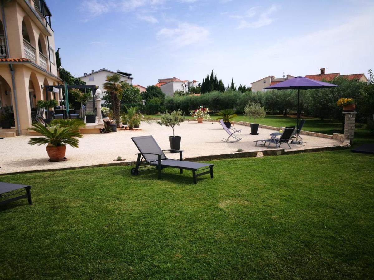 Villa Meli - Apartments Mit Meerblick Medulin Buitenkant foto