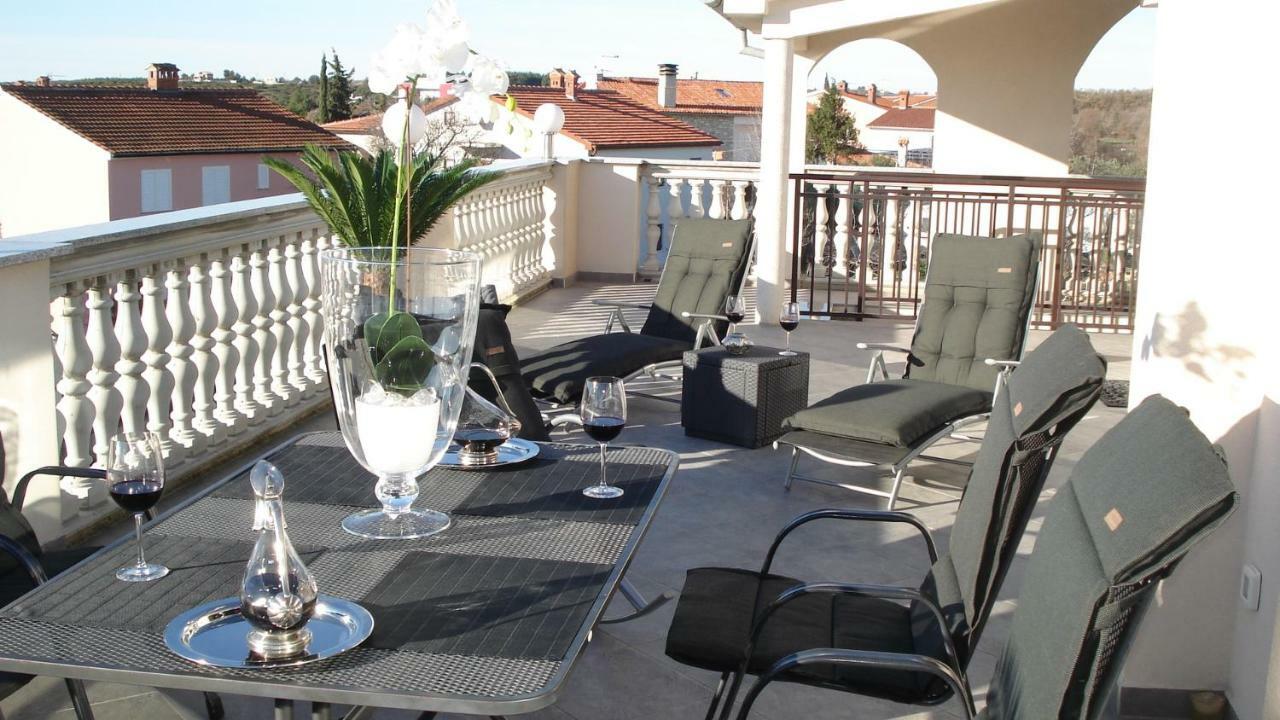 Villa Meli - Apartments Mit Meerblick Medulin Buitenkant foto