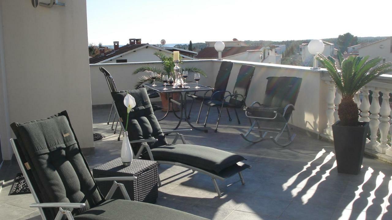 Villa Meli - Apartments Mit Meerblick Medulin Buitenkant foto